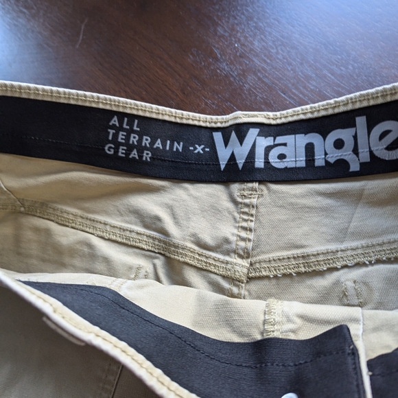 Wrangler all terrain gear heavy duty 36W khaki Work shorts utility - Picture 5 of 5